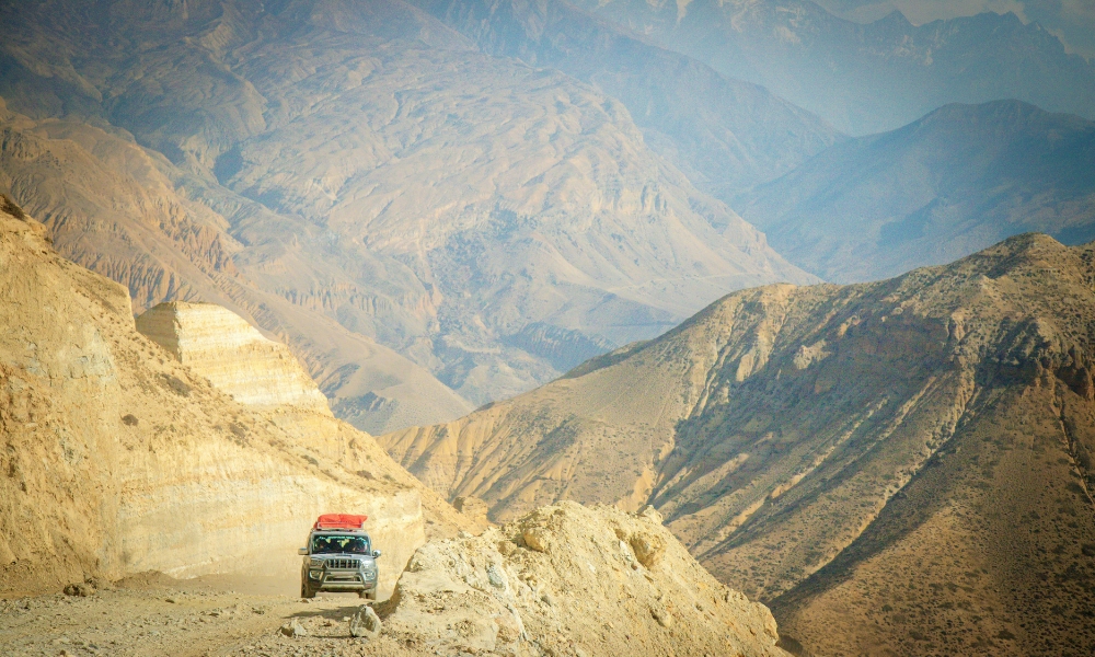 upper mustang trek altitude