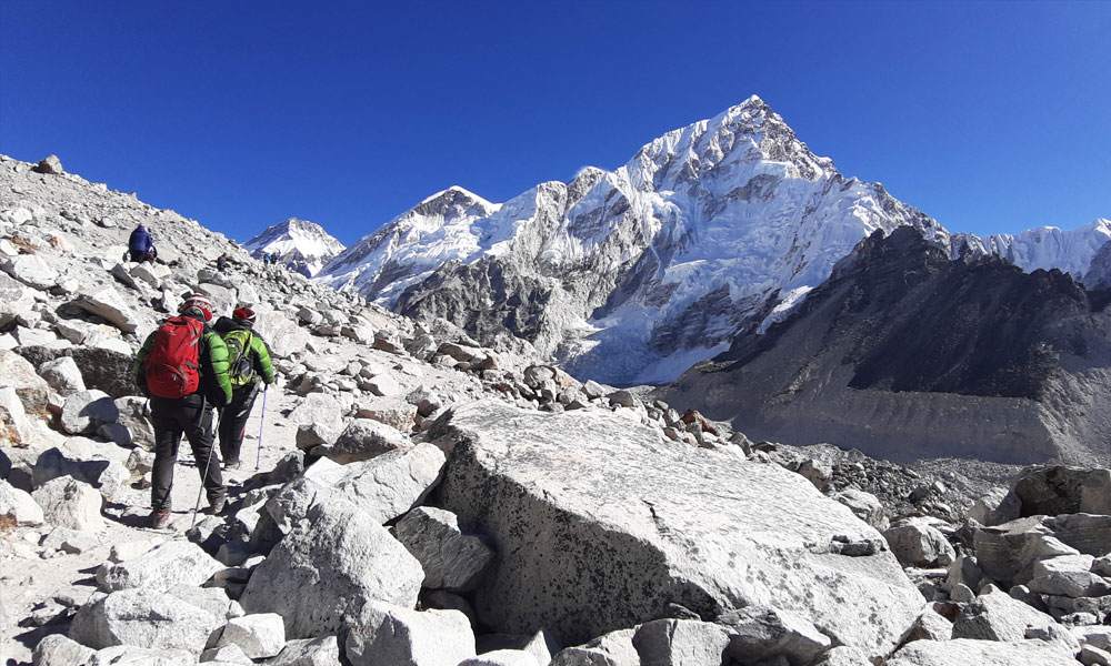 Everest base camp trekking trail