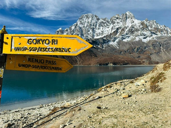 Gokyo Renjo La Pass Trek